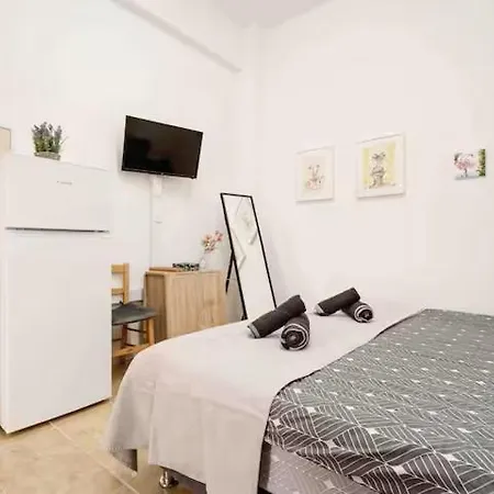 сozy And Traditional - Ec Appartement Larnaca